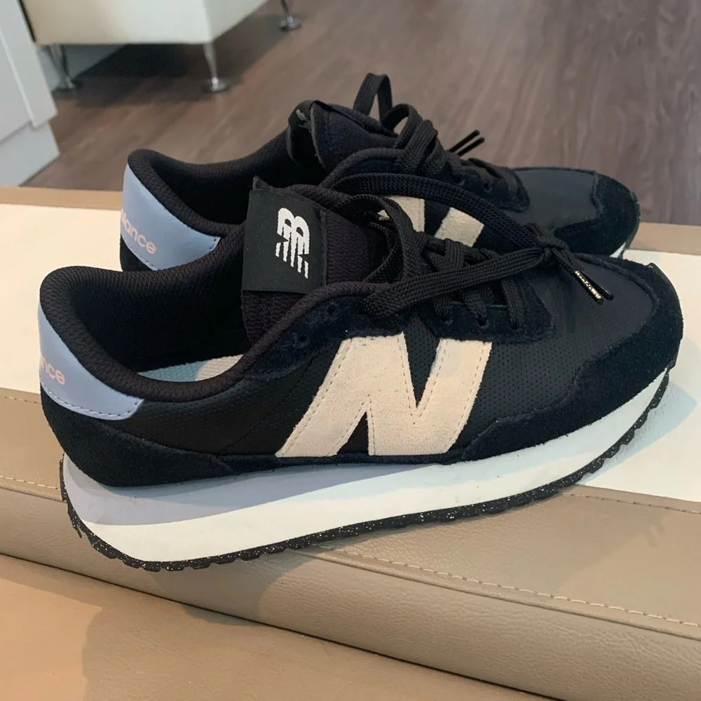 New Balance 237 Sneakers - Picture 8 of 13